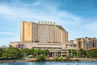 東莞南華國際酒店高級雙牀房/江景大牀房（含雙早+海鮮自助晚餐+空中泳池）