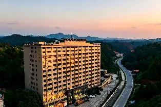 河源畔山雲泉酒店雲泉草本療愈助眠私湯房（2大2小自助早餐+客家豐收季下午茶+私家泡池+溶洞湯泉+恆温泳池）