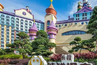 Guangzhou Chimelong Wildlife World (take the scenic train to tour the wildlife park and interact with animals up close)