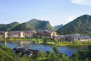 桂林融創施柏閣酒店園景陽台大/雙牀（雙早+雙人融創演藝城門票陸樂園+動物樂園+探野溶洞）