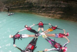 宿霧芭滇峽谷漂流 & 嘉華山瀑布之旅