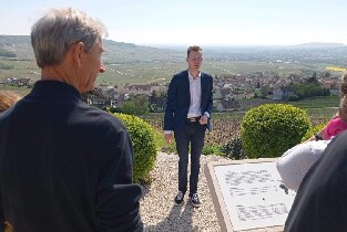 兩處家族莊園香檳品嚐之旅（含午餐）- 漢斯出發