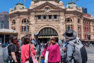 墨爾本終極徒步之旅：街頭藝術、歷史與在地咖啡