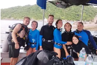 龜島 PADI 潛水中心水下潛水探索體驗