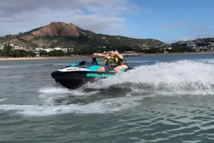 湯斯維爾磁島與大堡礁70分鐘水上摩托車體驗